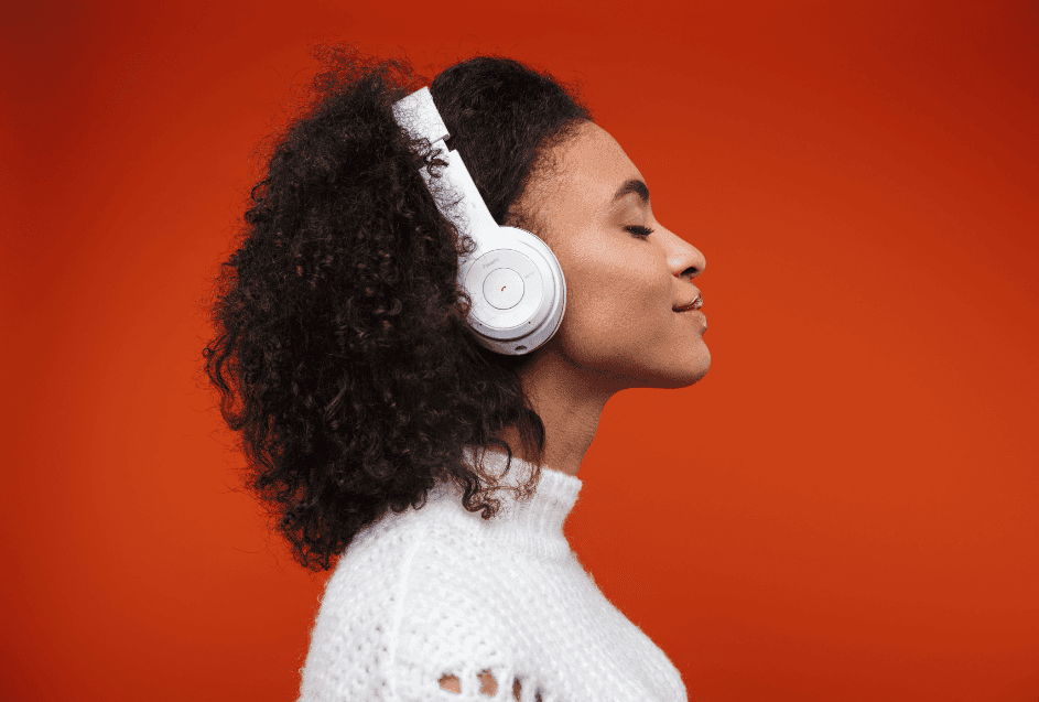 Como ganhar dinheiro ouvindo música: confira 4 opções!